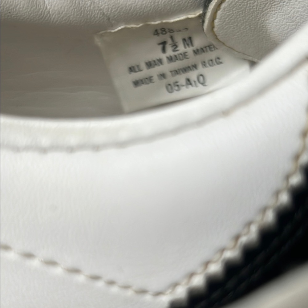 FootJoy Black and White Green-Joys Golf Shoes with Spikes - Picture 3 of 8
